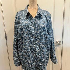 Chaps No Iron Stretch Women’s Blouse  Blue